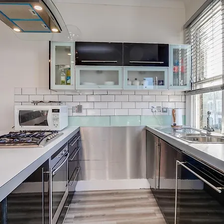 Lovely Place, Perfect For Family And Business Travellers Ideally Located Between The Commons London Exterior foto