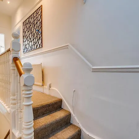 Lovely Place, Perfect For Family And Business Travellers Ideally Located Between The Commons London Exterior foto