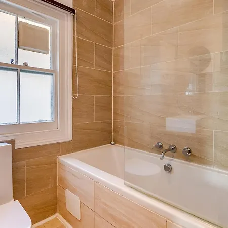 Lovely Place, Perfect For Family And Business Travellers Ideally Located Between The Commons London Exterior foto