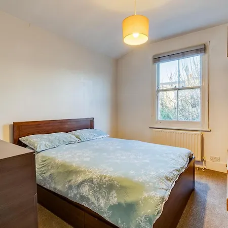 Lovely Place, Perfect For Family And Business Travellers Ideally Located Between The Commons London Exterior foto
